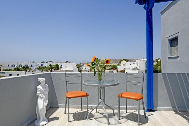 Lunar Santorini Hotel Perissa  Dış mekan fotoğraf
